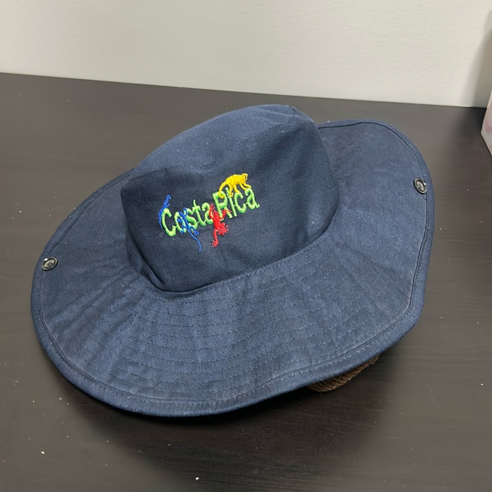 ☀️Floppy Bucket Hat.  Costa Rica perfect for Golf or Fishing.  New without tags